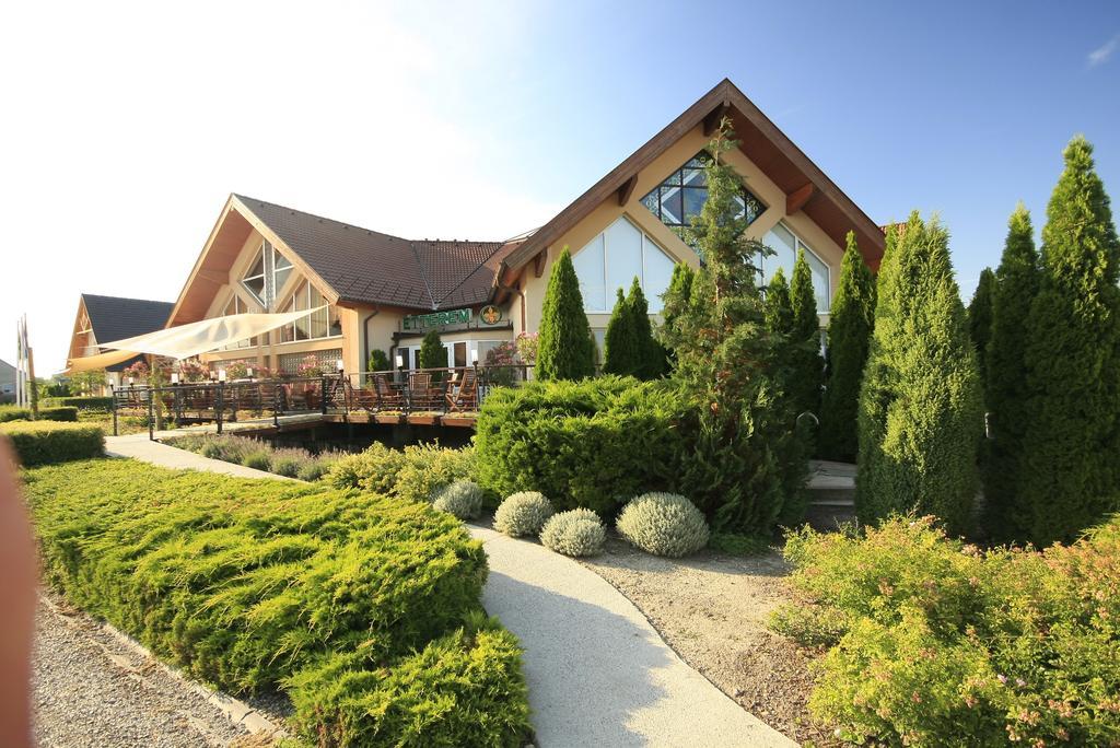 Orchidea Hotel Lipót 외부 사진