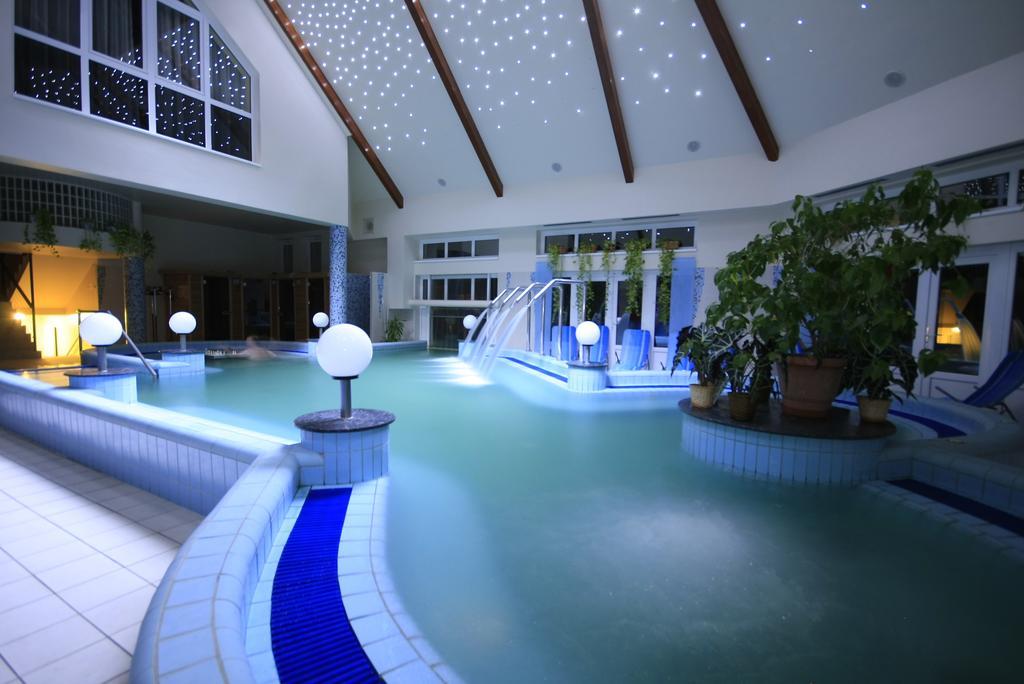 Orchidea Hotel Lipót 외부 사진